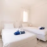 Limnaria Palms 2b, Paphos, Pools, Walk To The Apartamento *