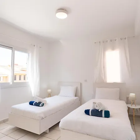 Limnaria Palms 2b, Paphos, Pools, Walk To The Apartment *