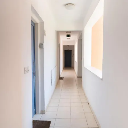 Limnaria Palms 2b, Paphos, Pools, Walk To The Apartment *