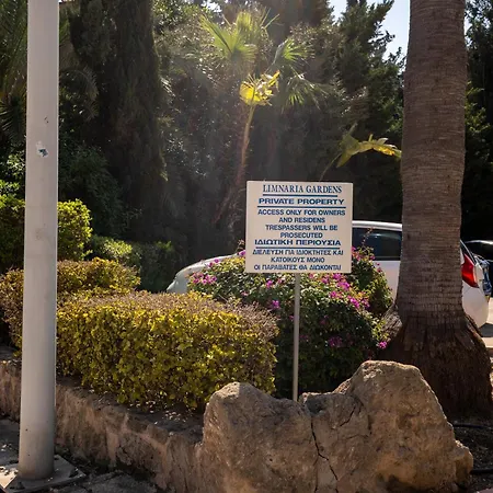 Apartment Limnaria Palms 2b, Paphos, Pools, Walk To The Paphos