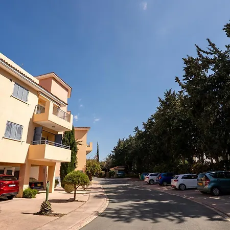 Apartment Limnaria Palms 2b, Paphos, Pools, Walk To The